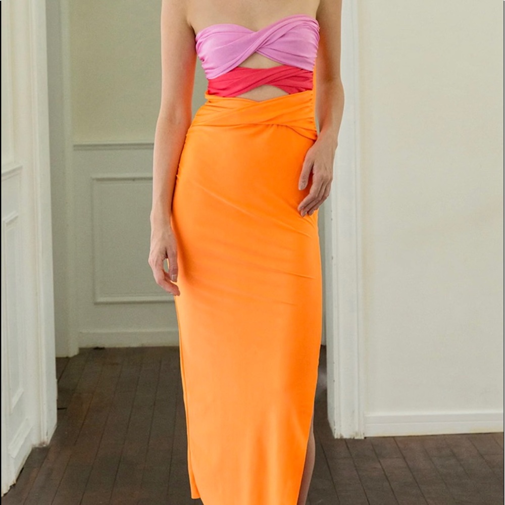 NWT Contrast Twisted Front Midi Dress